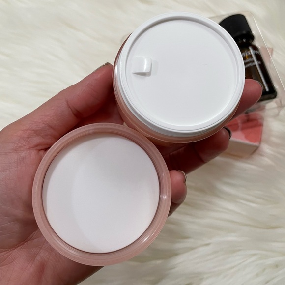 Innisfree Camellia Moisturizing Duo Set - Picture 4 of 10